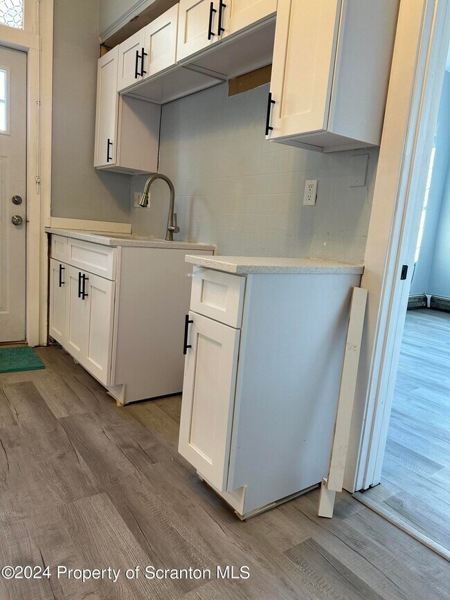 717 Mill St, Dunmore, PA 18512 Room for Rent in Dunmore, PA