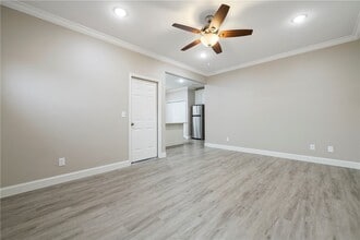 Building Photo - 605 N 7th St