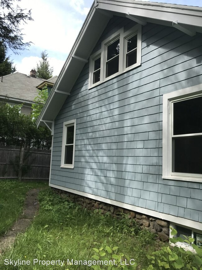 Foto del edificio - 4 br, 1 bath House - 11 Ray Street