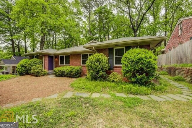 Building Photo - 141 Lindbergh Drive NE