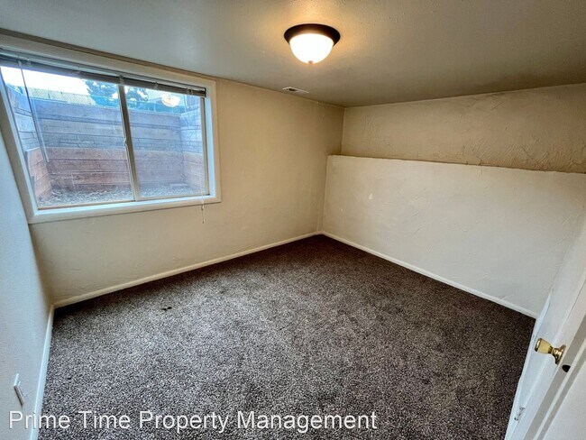 Building Photo - 2 br, 1 bath House - 310 E 400 N