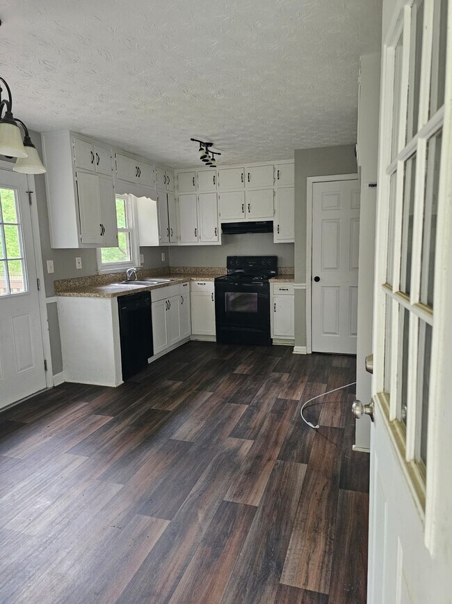 Foto del edificio - 1425 Compton Woods Dr