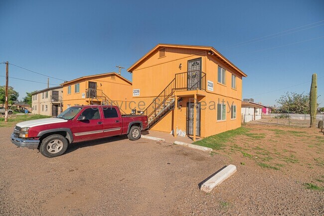 Building Photo - 2226 E Pueblo Ave