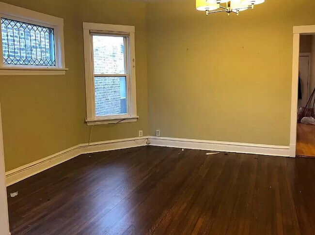 Foto del edificio - 4948 N Winchester Ave