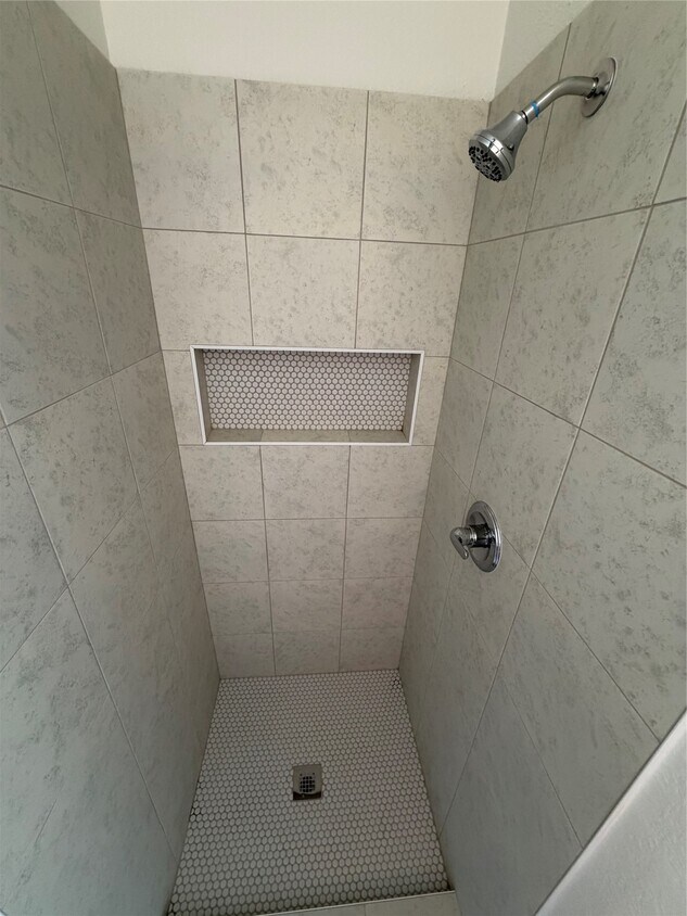 Foto del edificio - 2205 Highland Crossing Dr