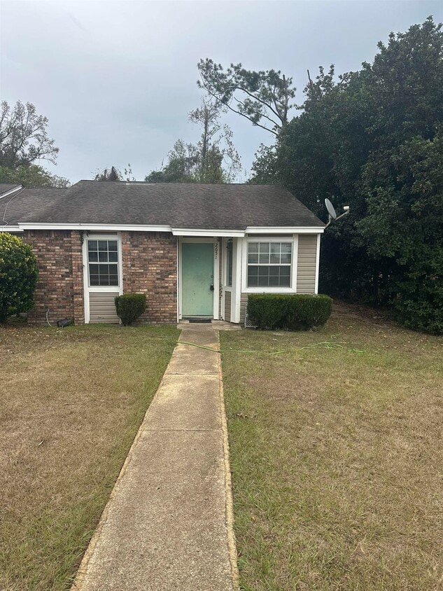 Foto principal - 2651 Chateau Ln