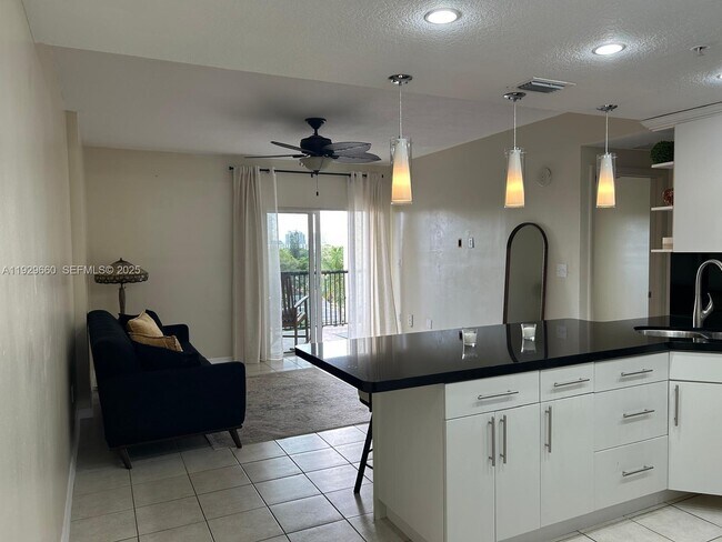 Foto del edificio - 3410 Coral Wy