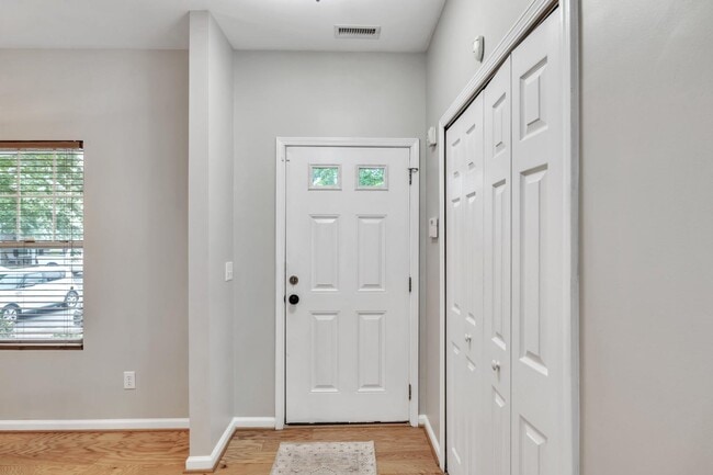 Building Photo - 255 Hampshire Downs Dr
