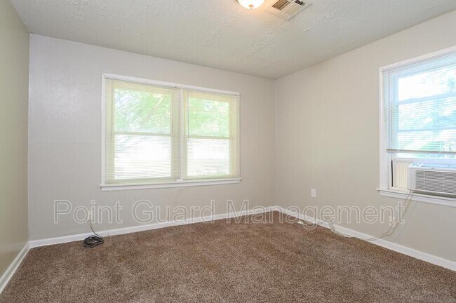 Foto del edificio - 1533 N Ash St