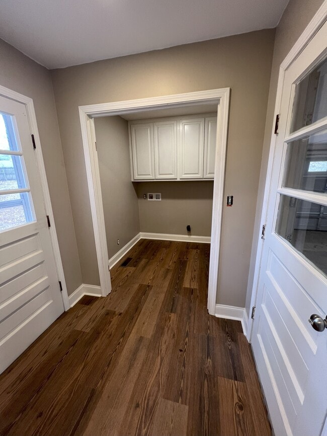 Building Photo - 2038 Conway Dr