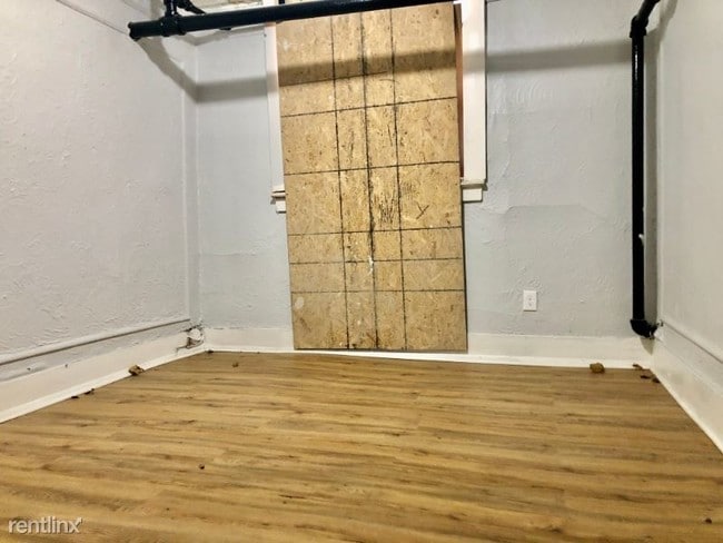 Building Photo - 3 br, 1 bath Apartment - 104 Belmont Ave