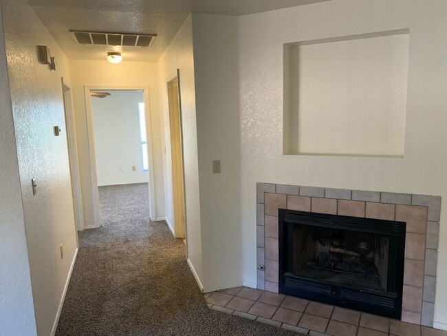 Building Photo - Tenant turner