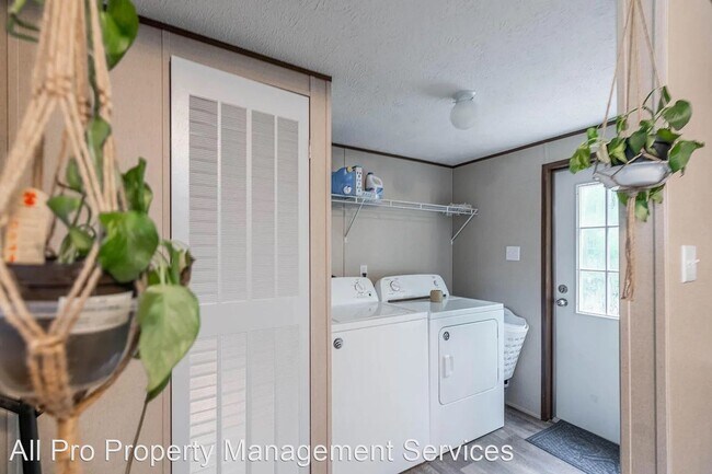 Building Photo - 3 br, 2 bath House - 1502 Black Oak Dr