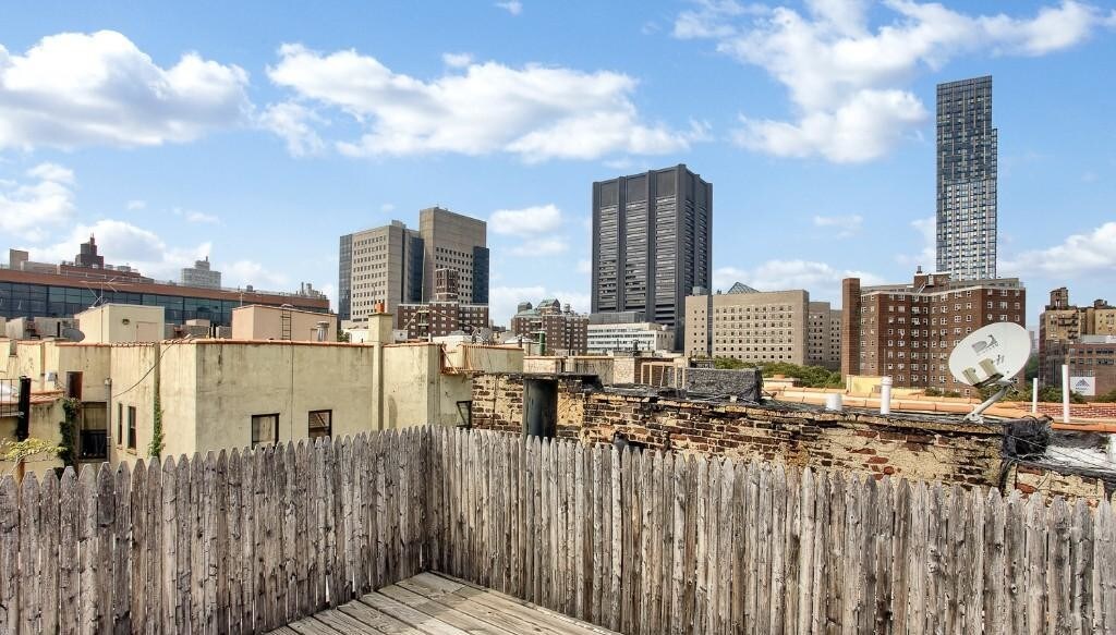 Primary Photo - 120 E 102nd St