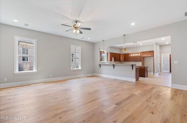 Foto del edificio - 2534 AC Freeman Dr W