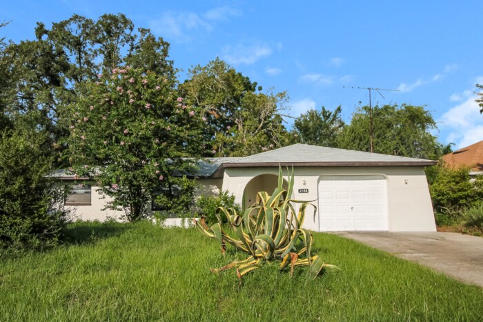 Primary Photo - 2188 Canfield Dr