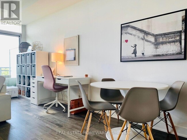 Building Photo - 233 Carlaw Ave