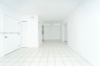 Building Photo - 576 NW 114th Ave