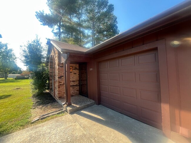 Building Photo - Woodbine Retreat