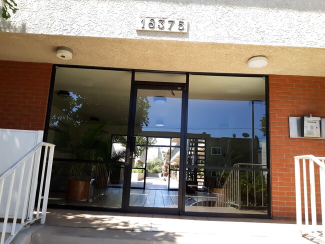 Building Photo - Clear Valley Apartments