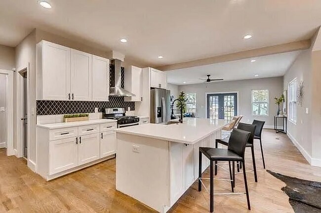 Foto del edificio - 816 Beechwood Ave SW