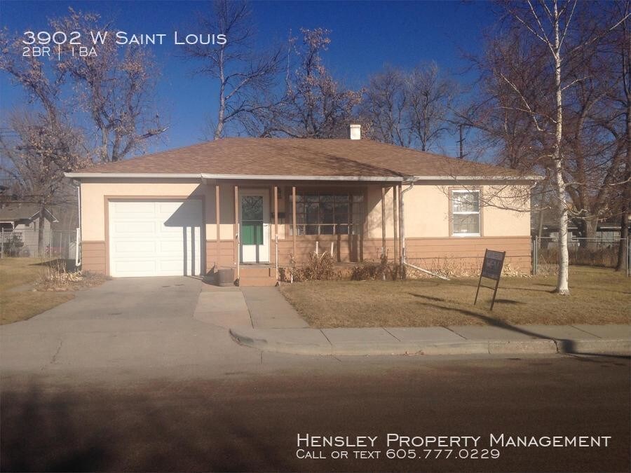 Primary Photo - 3902 W St Louis St