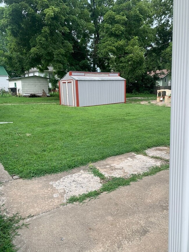 Building Photo - 705 Taylor St