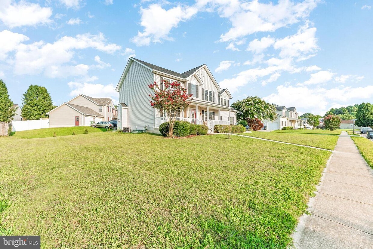 Primary Photo - 45416 Buttercup Ln