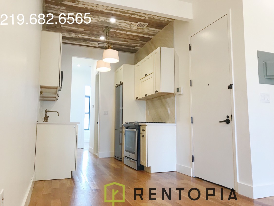 Primary Photo - 1426 DeKalb Ave
