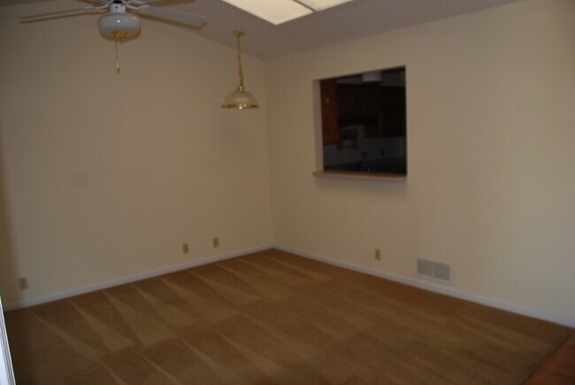 Foto del edificio - 523 Spencer Pl