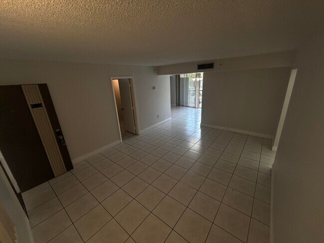 Foto del edificio - 8650 SW 133rd Avenue Rd