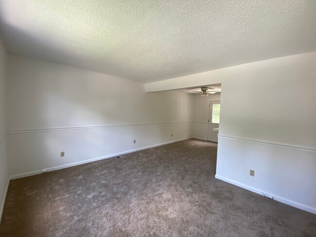 Building Photo - 362 Camp Jordan Rd