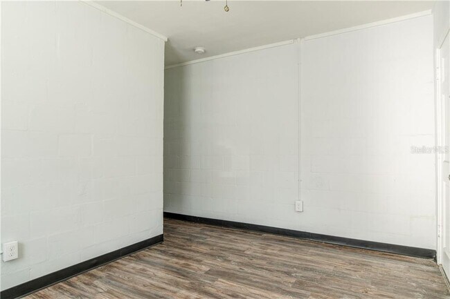 Building Photo - 2407 E 12th Ave