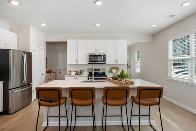 Building Photo - River Road Townhomes