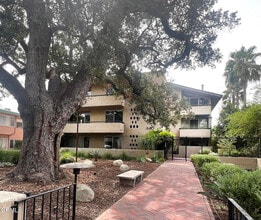 Building Photo - 960 San Pasqual St