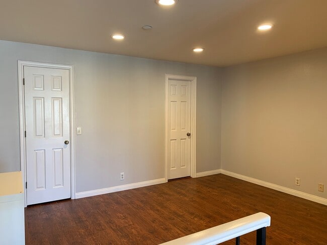 Building Photo - Los Caballeros Clubhouse #1304