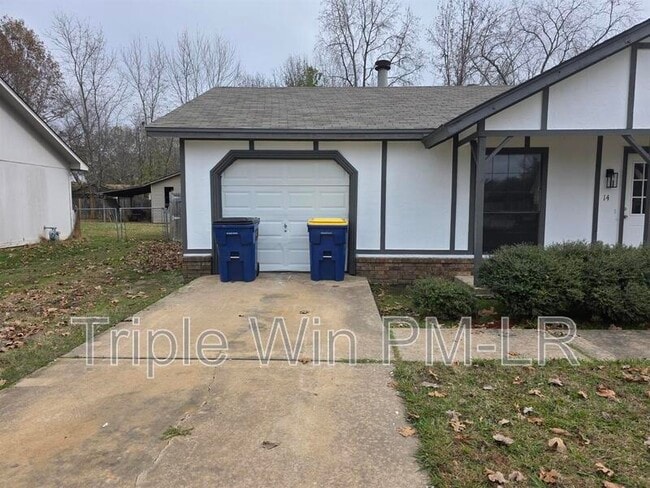 Building Photo - 14 McArthur Dr