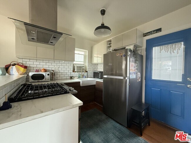 Foto del edificio - 710 Stepney St