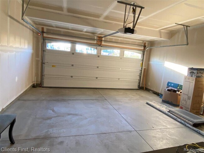 Foto del edificio - 22490 Woodbridge Ln