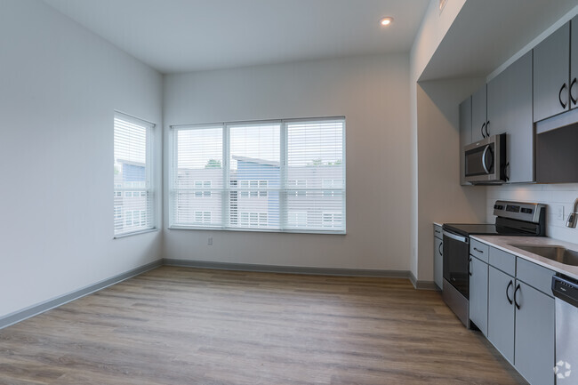 1BR, 1BA - Ireland - The Rise