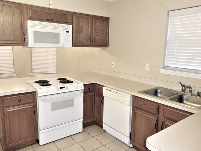 Foto del edificio - 641 Raven Dr