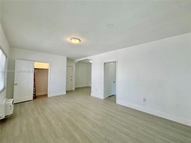 Foto del edificio - 955 Bay Dr