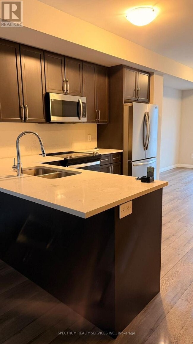 Building Photo - 720 Grey St