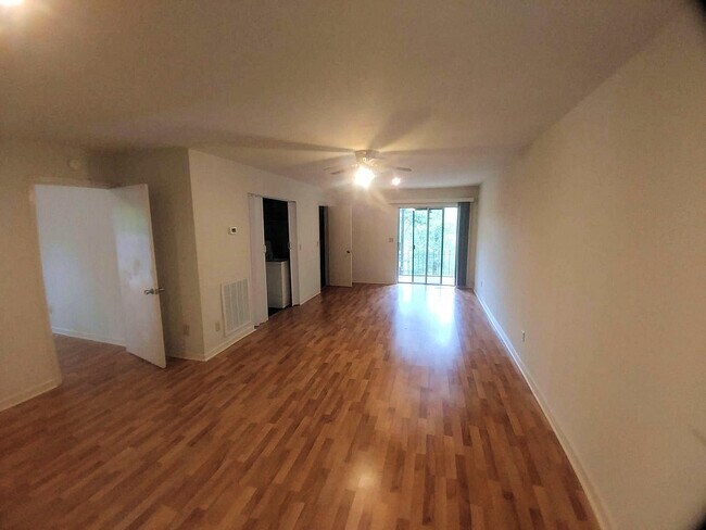 Building Photo - 733 S Germantown Cir