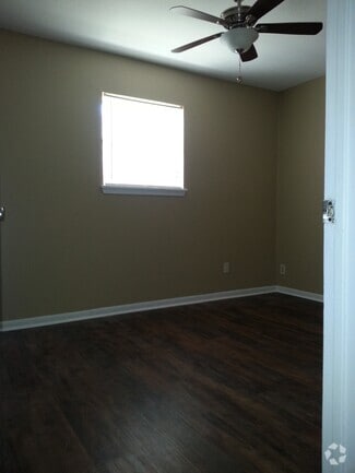 Building Photo - 4665 Hartel
