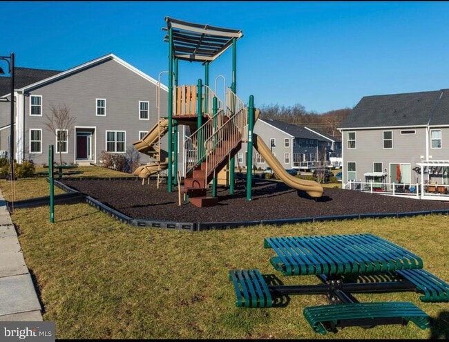 Building Photo - 110 Ginkgo Ln