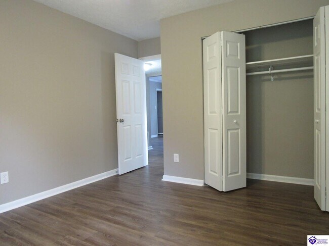 Foto del edificio - 244 Metts Ct