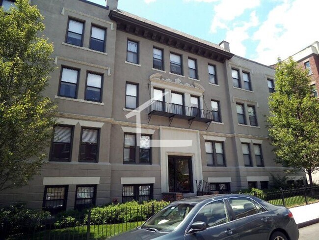 Foto del edificio - 12 Park Vale Ave