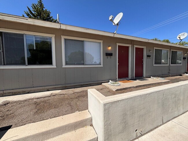 Foto del edificio - Cute 1 Bedroom Home -1414 N. Roop #2 Carson City, NV