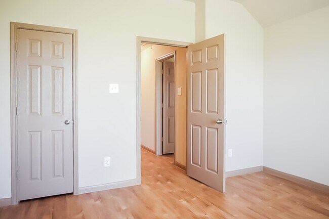 Foto del edificio - 5718 Kyle Cove Dr